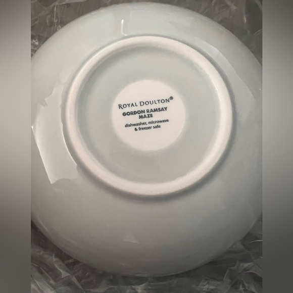 Gordon Ramsay Maze Light Grey Cereal Bowl, Set of 4 - Picture 6 of 6